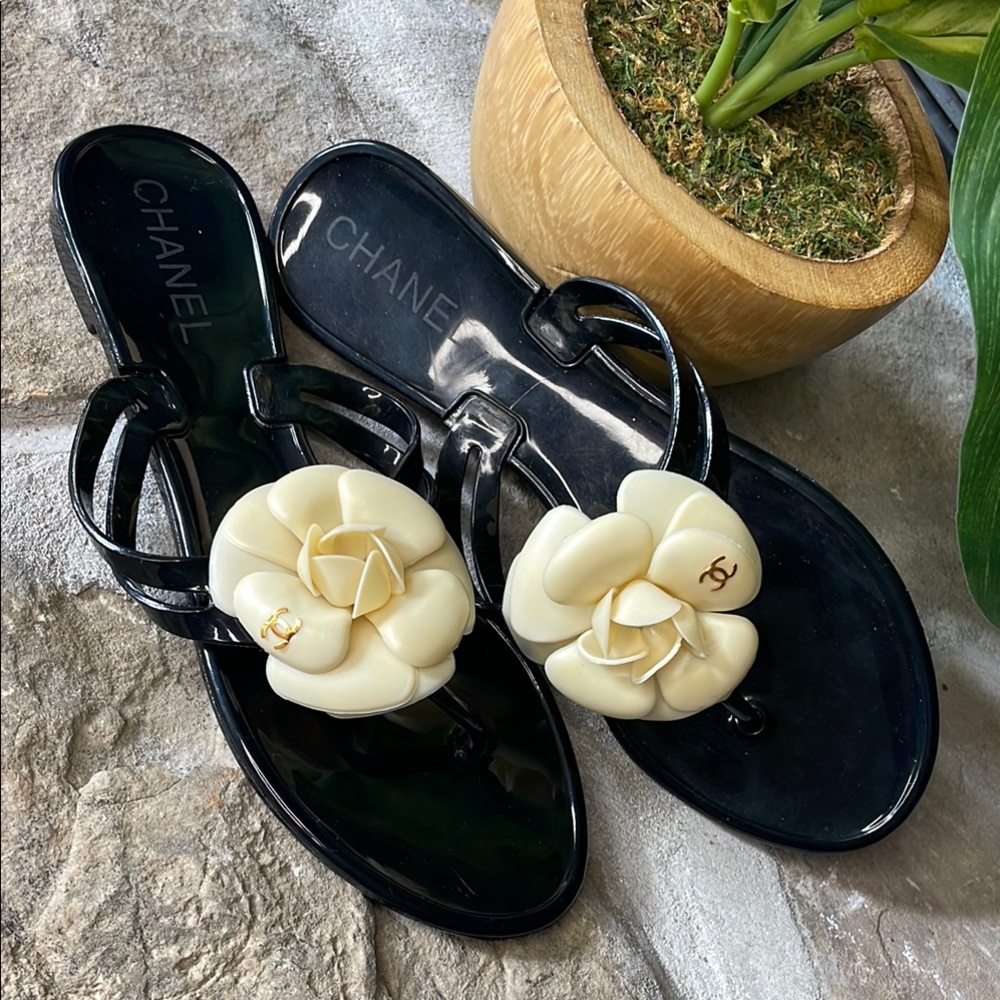 Chanel Black Camellia Gold Logo Jelly Thong Sandals 37 7
